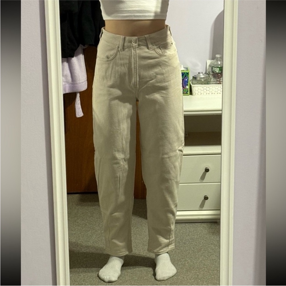 H&M High-Rise Beige Mom Jeans